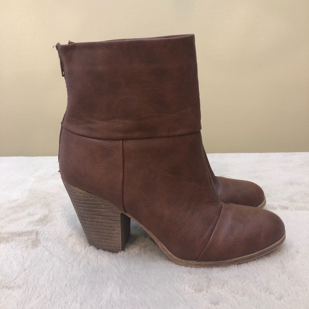 SO WOMENS ANKLE BOOTS.